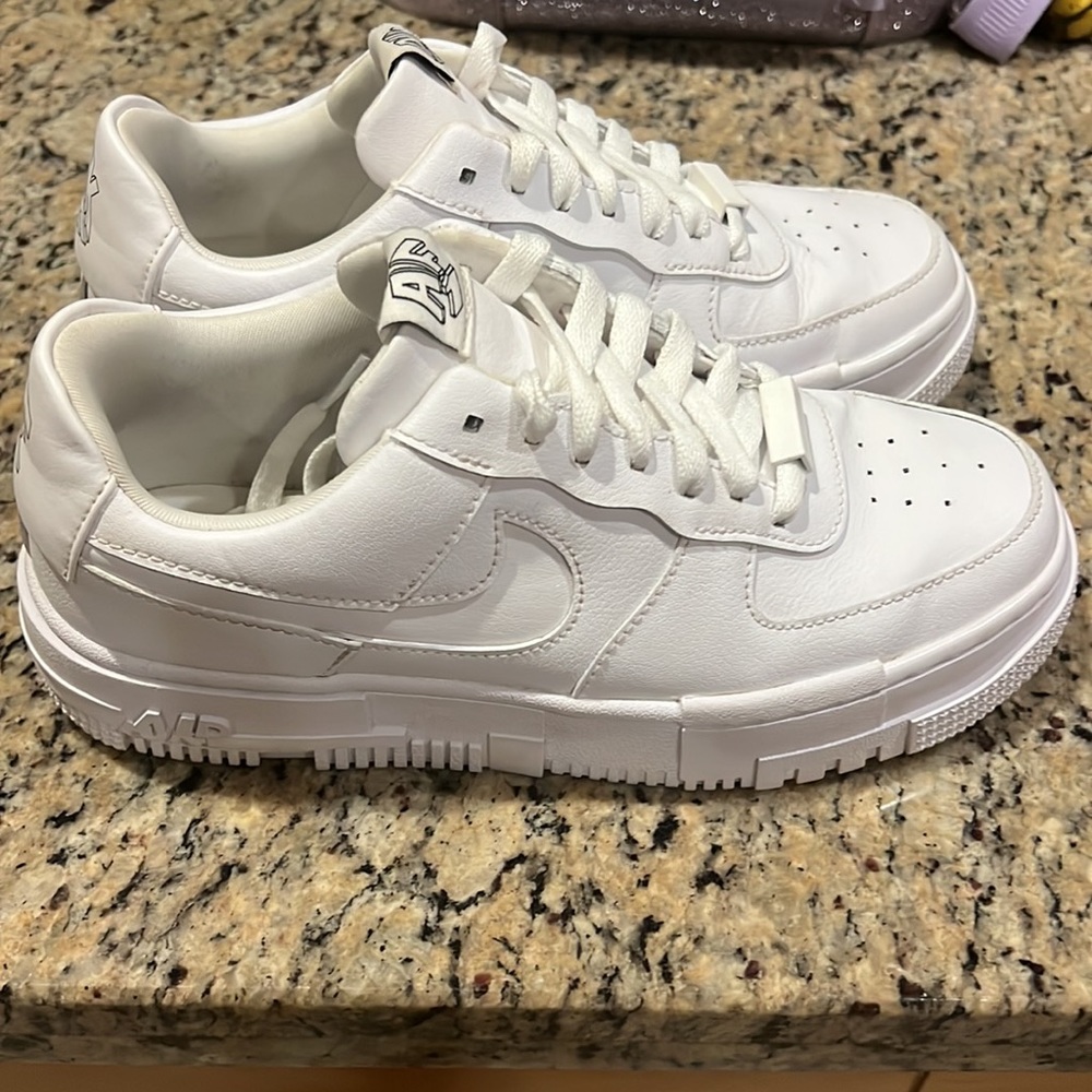 Women’s Nike Air Force 1 Pixel